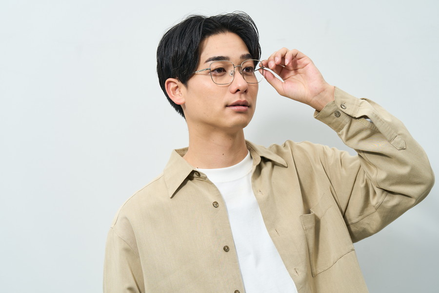 トレンドの個性的なデザインメガネ