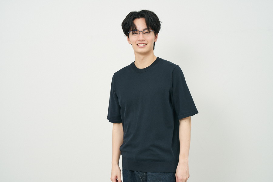 しっかりフィットで快適なスクエア型(Zoff CLAP CLICK搭載)