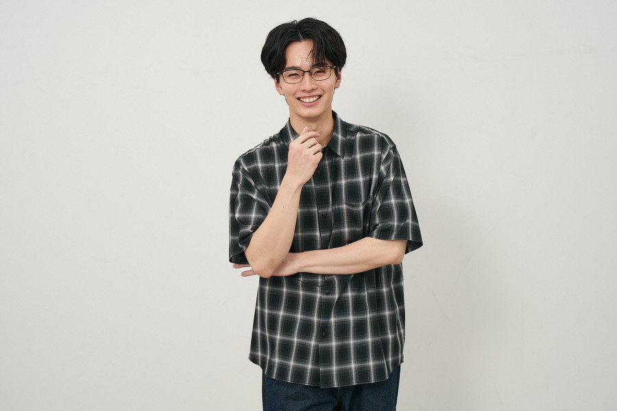 しっかりフィットで快適なウェリントン型(Zoff CLAP CLICK搭載)