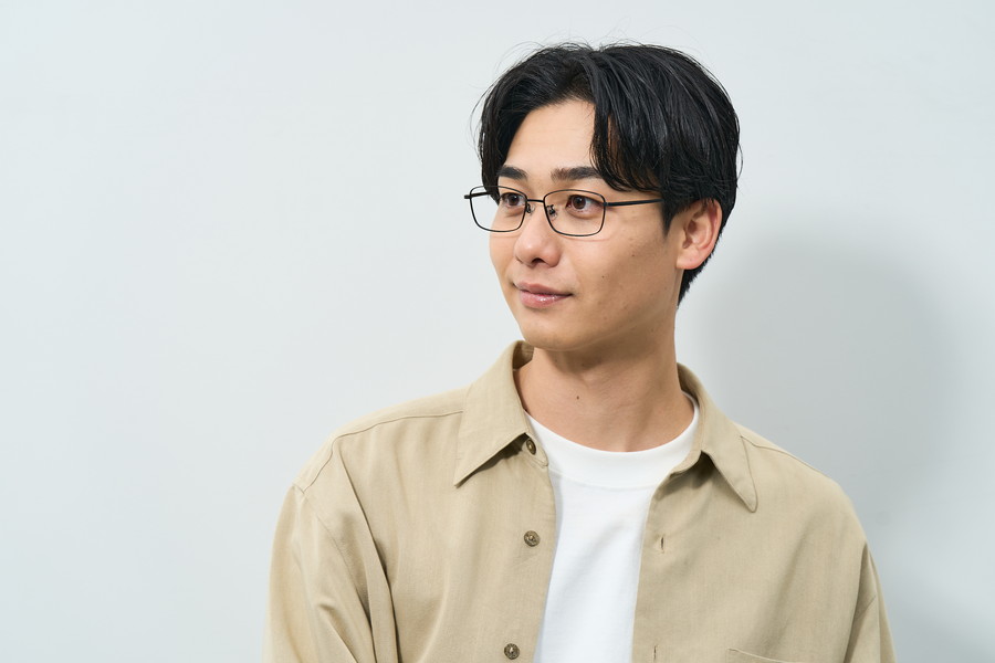 高品質チタンを使用した、ビジネス向けメガネ