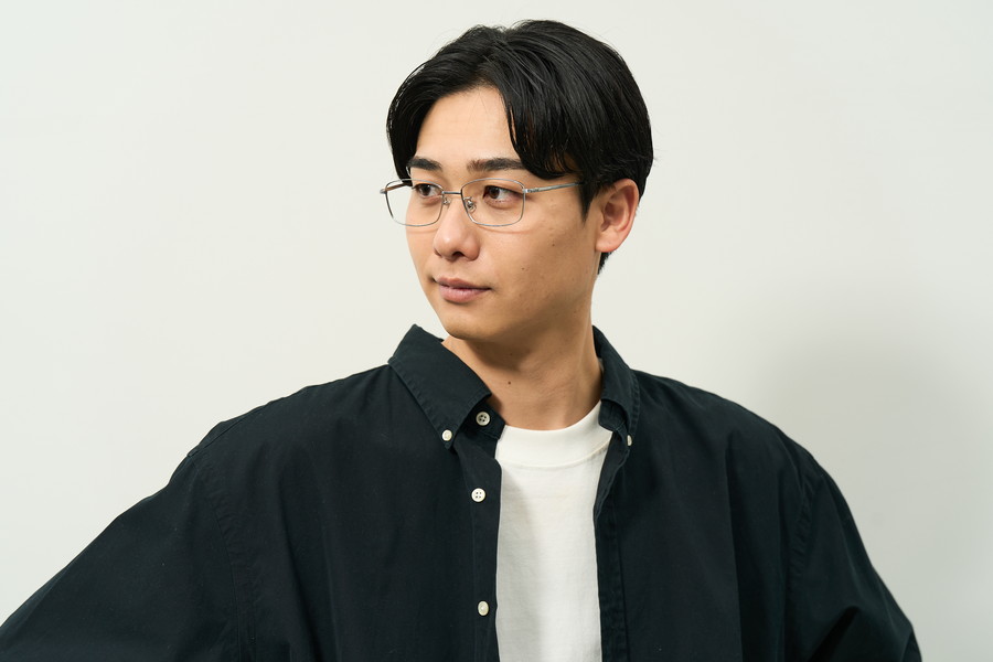 高品質チタンを使用した、ビジネス向けメガネ