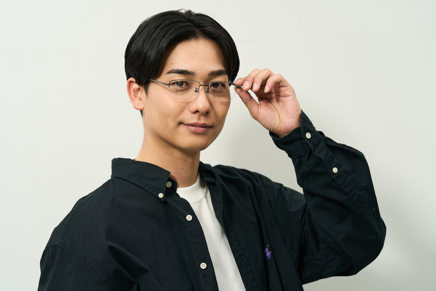 高品質チタンを使用した、ビジネス向けメガネ