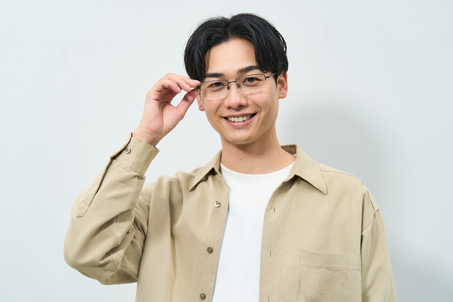 高品質チタンを使用した、ビジネス向けメガネ