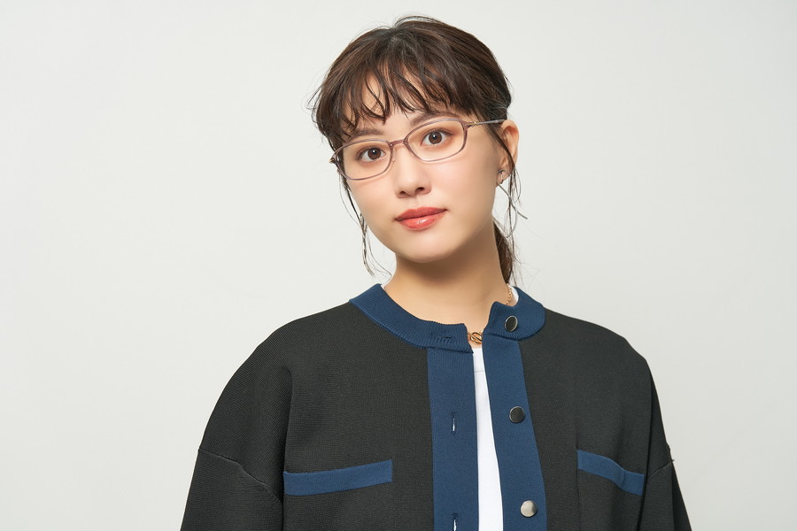 ほどよい角張りシェイプでスッキリした印象のスクエアフレーム/SMART SKINNY JEWELRY