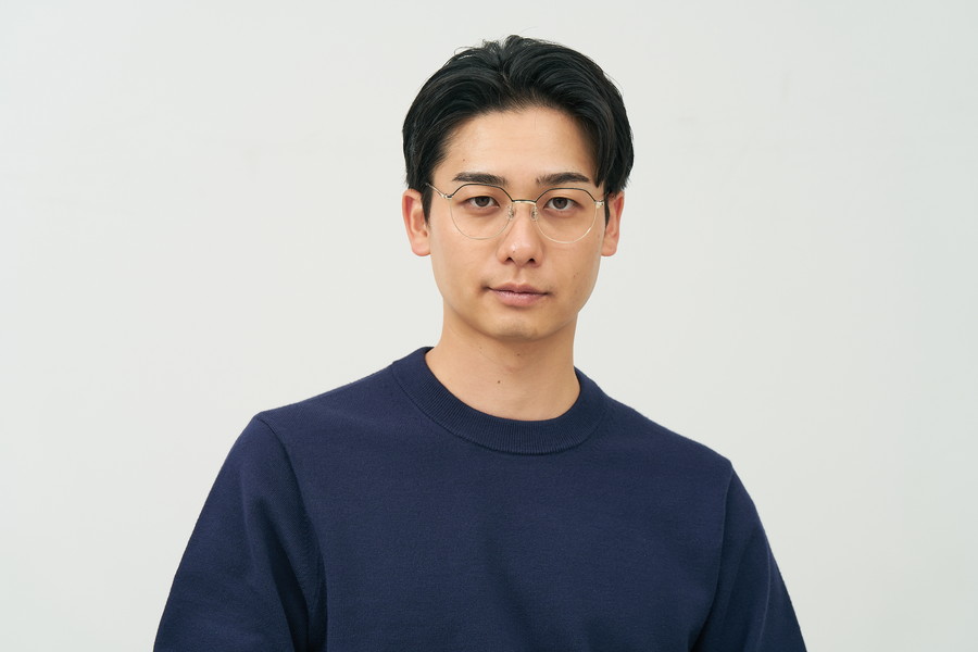 華奢なラインが特徴のクラウンパント型[中顔面短縮みえメガネ