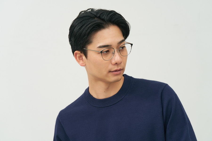 上品な印象の高見えウェリントン（ZK252002-11E1）｜メガネのZoff