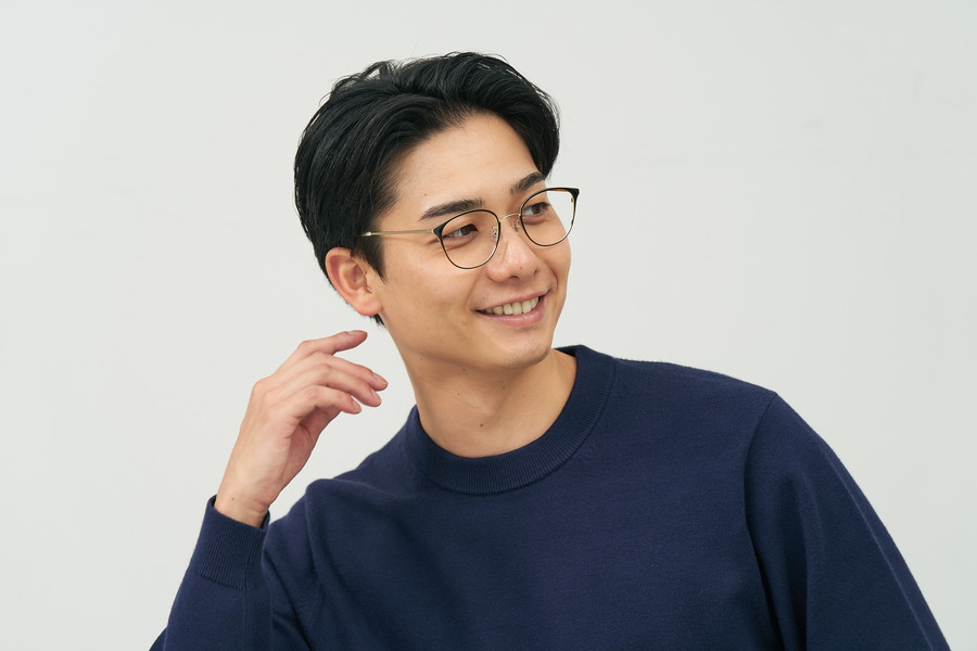 上品な印象の高見えウェリントン（ZK252002-64E1）｜メガネのZoff