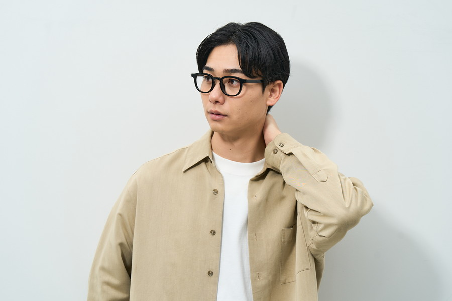 飽きのこない定番メガネ