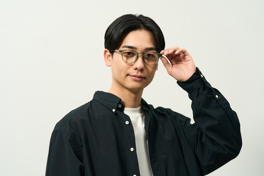 飽きのこない定番メガネ