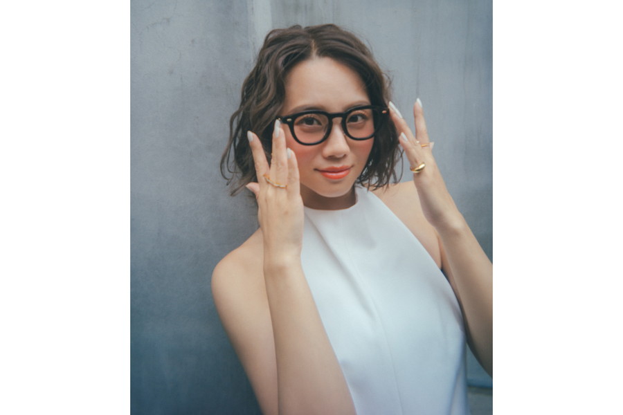 Zoff｜AOI IHARA(度なし調光レンズ搭載)(WEB限定商品)