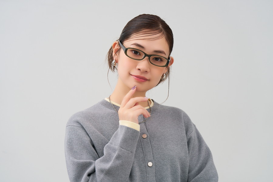 Y2Kトレンドを意識したスクエア型（ZN261012-64A1）｜メガネのZoff