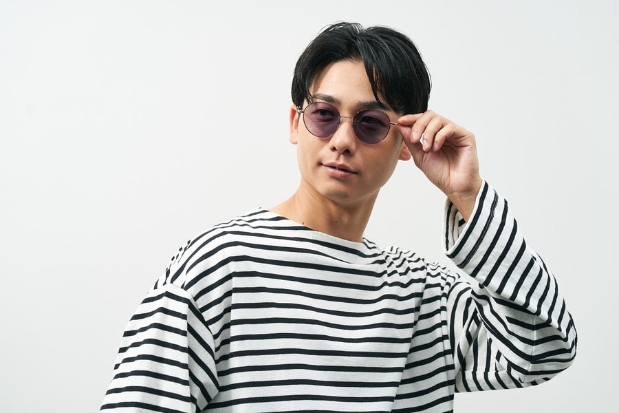 TREND SUNGLASSES(調光レンズ搭載)