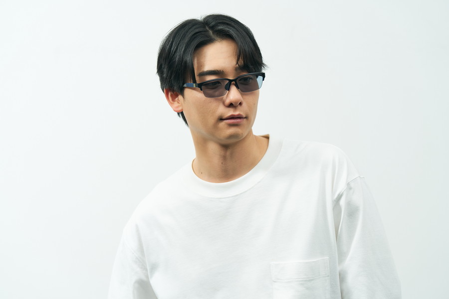 アクティブシーン向けウェリントン型サングラス(SNAP GRIP搭載