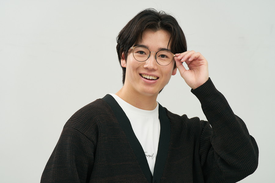 華やかさのあるボストン型チタンフレーム