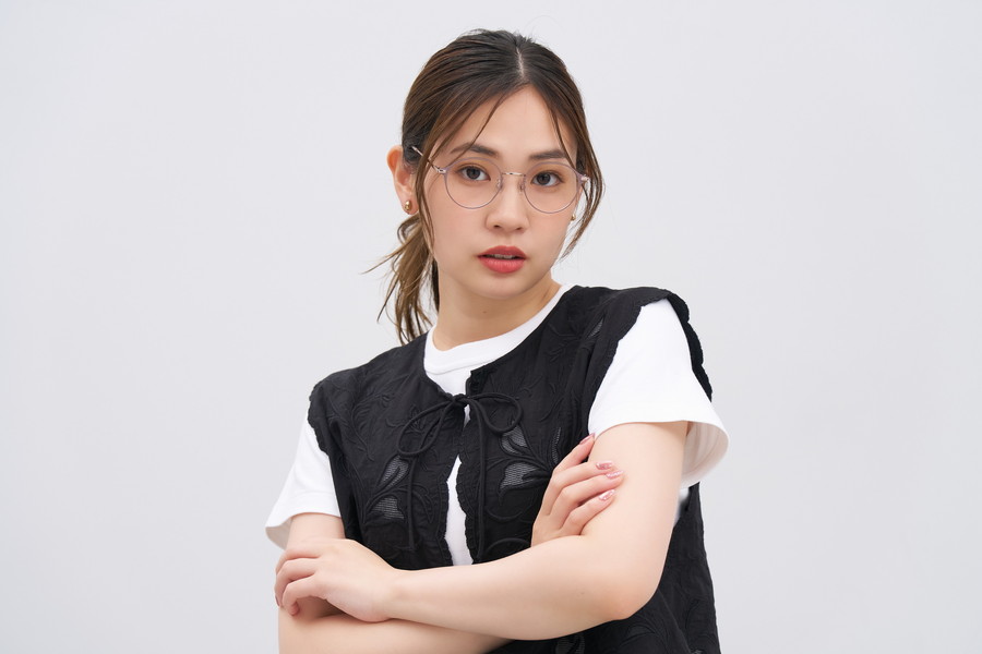 上品でフェミニンな印象のボストン型[鼻高みえメガネ][中顔面短縮みえ