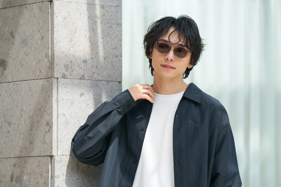 スペシャルプライス]豊富なカラーが目を惹く万能なSUNCUTGlasses/UV100