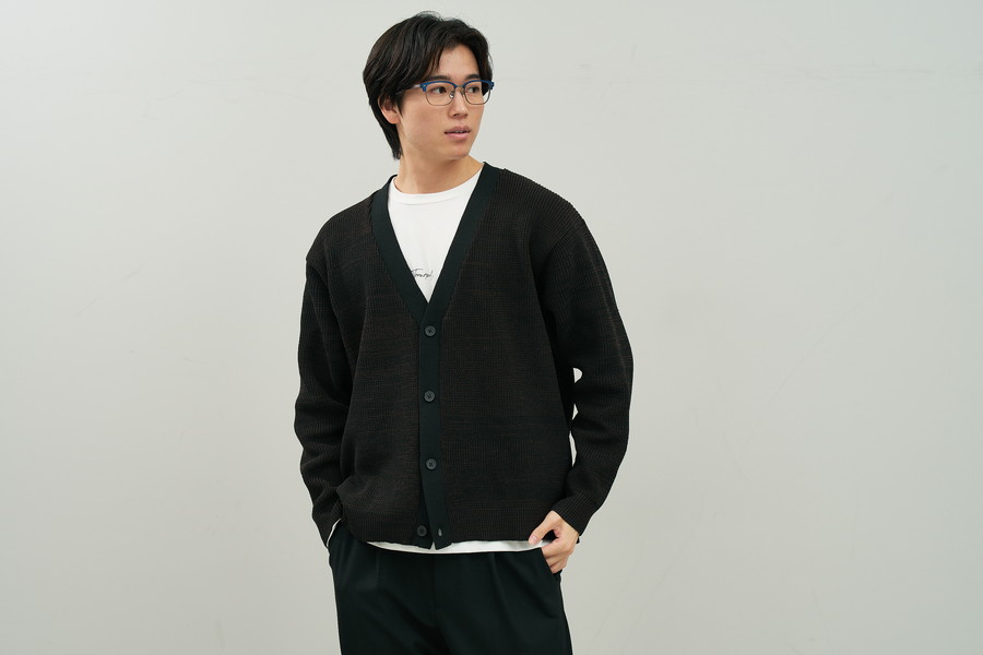 重厚感のあるウェリントン型チタンフレーム