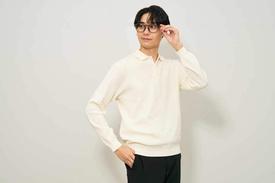かけるだけで存在感がある太縁メガネ