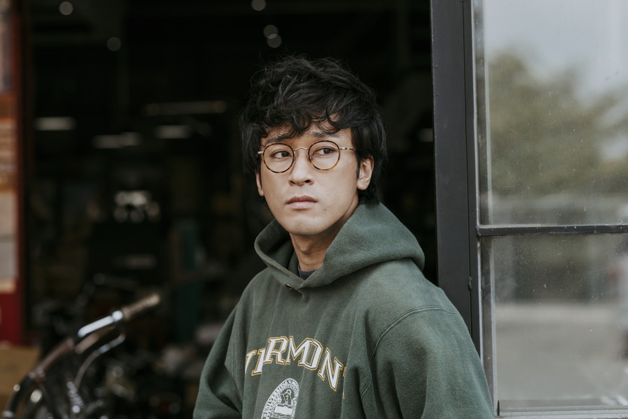 Zoff | TOSHIMITSU (度なし調光レンズ搭載)(WEB限定商品)