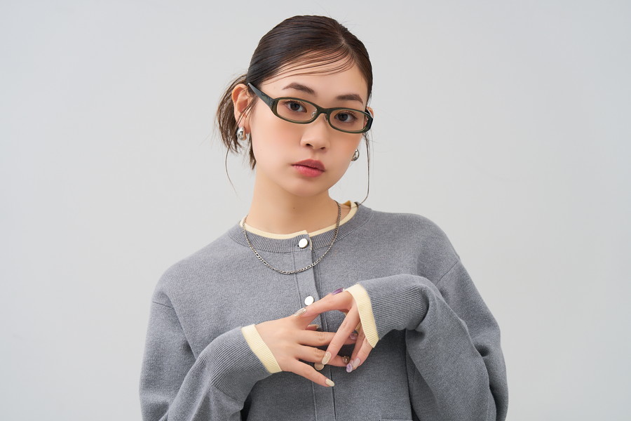 Y2Kトレンドを意識したスクエア型（ZN261012-64A1）｜メガネのZoff