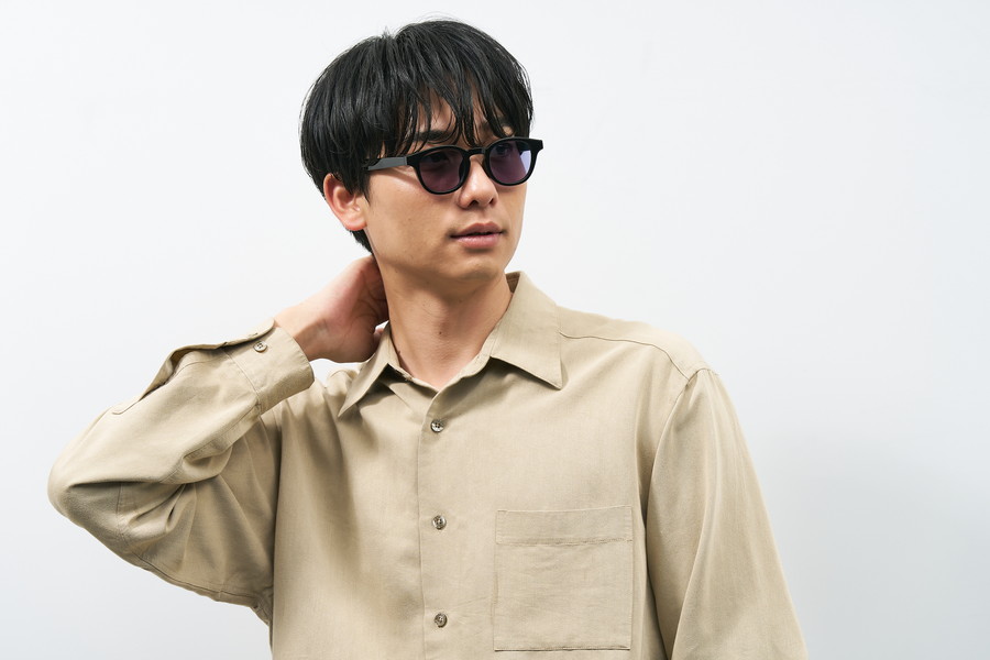 SUNGLASSES(WEB限定商品)(調光レンズ搭載)