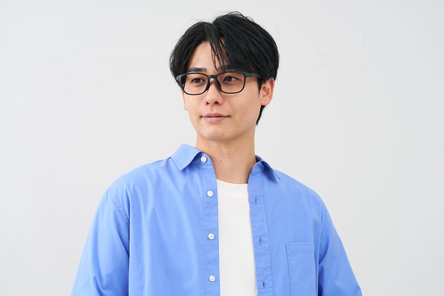 寝転んでも壊れにくいメガネ]耐久性に優れたボストン型フレーム