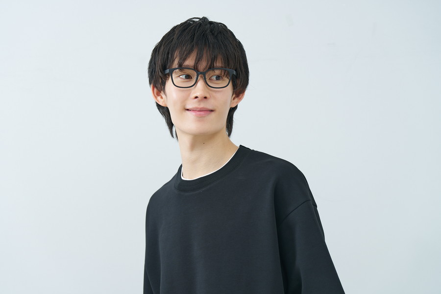 洗練されたデザインが魅力のウェリントン型ラバーテンプル（ZA261039