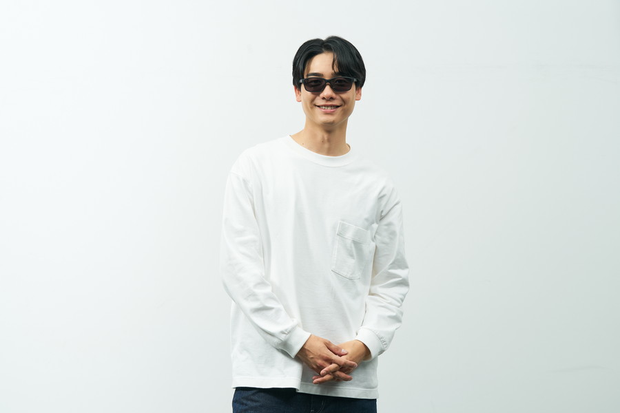 アクティブシーン向けスクエア型サングラス(SNAP GRIP搭載