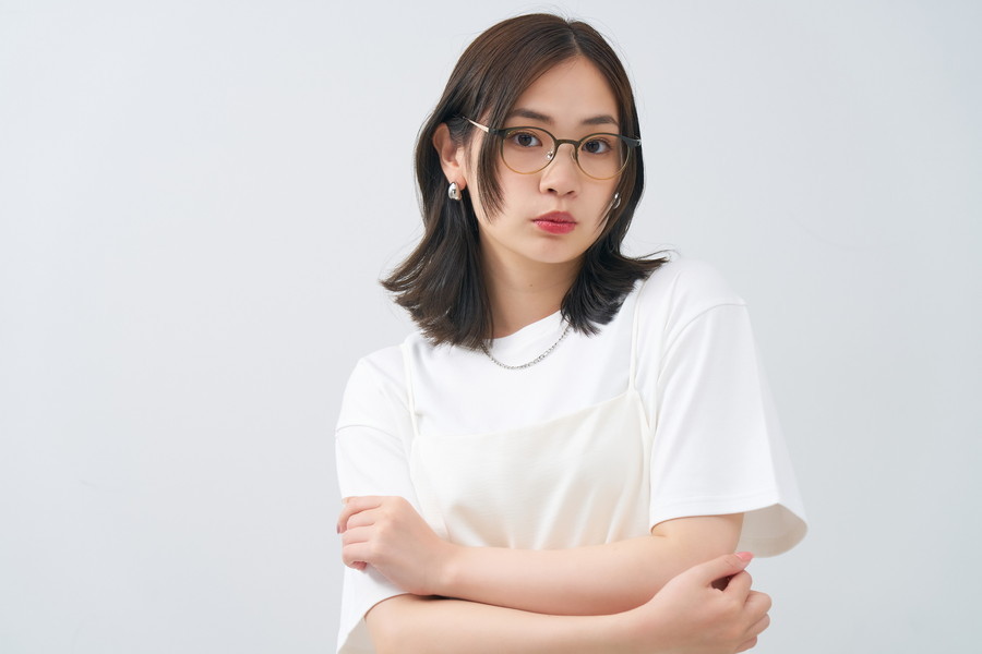 ベーシック＆トレンド感を兼ね備えたコンビフレーム[中顔面短縮みえ