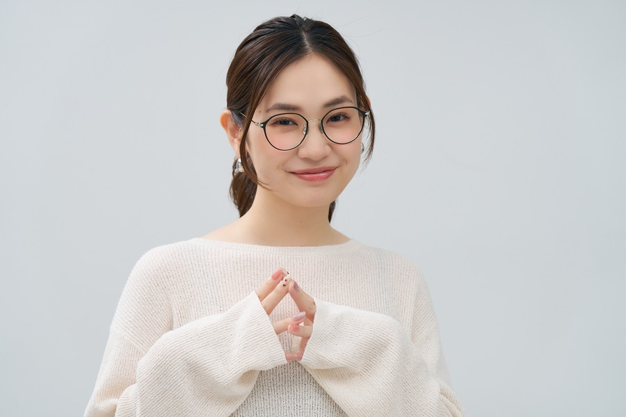 華やかさのあるボストン型チタンフレーム