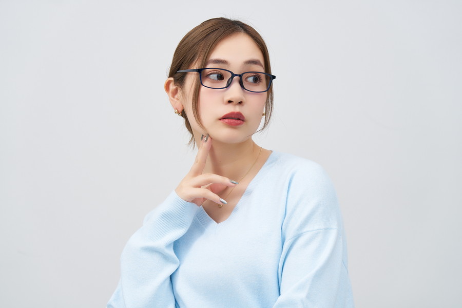 軽量素材を使用したシャープなスクエア（ZL251003-71A1）｜メガネの