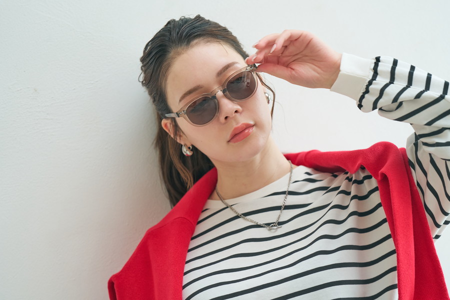 スペシャルプライス]豊富なカラーが目を惹く万能なSUNCUTGlasses/UV100