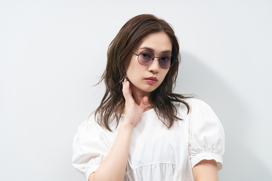 TREND SUNGLASSES(調光レンズ搭載)