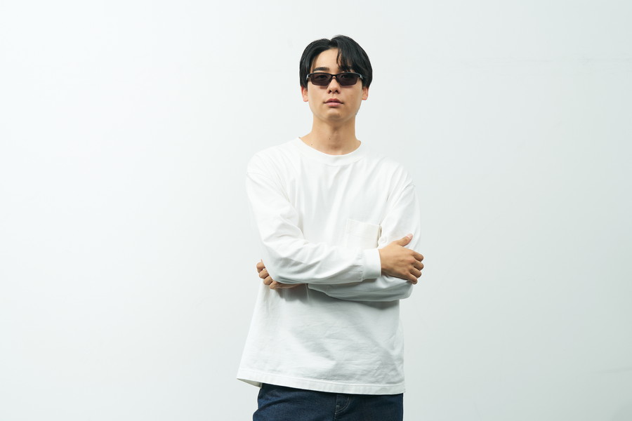 アクティブシーン向けウェリントン型サングラス(SNAP GRIP搭載
