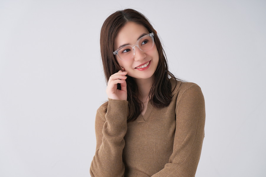 セール価格]顔馴染みの良いウェリントン型[中顔面短縮みえメガネ