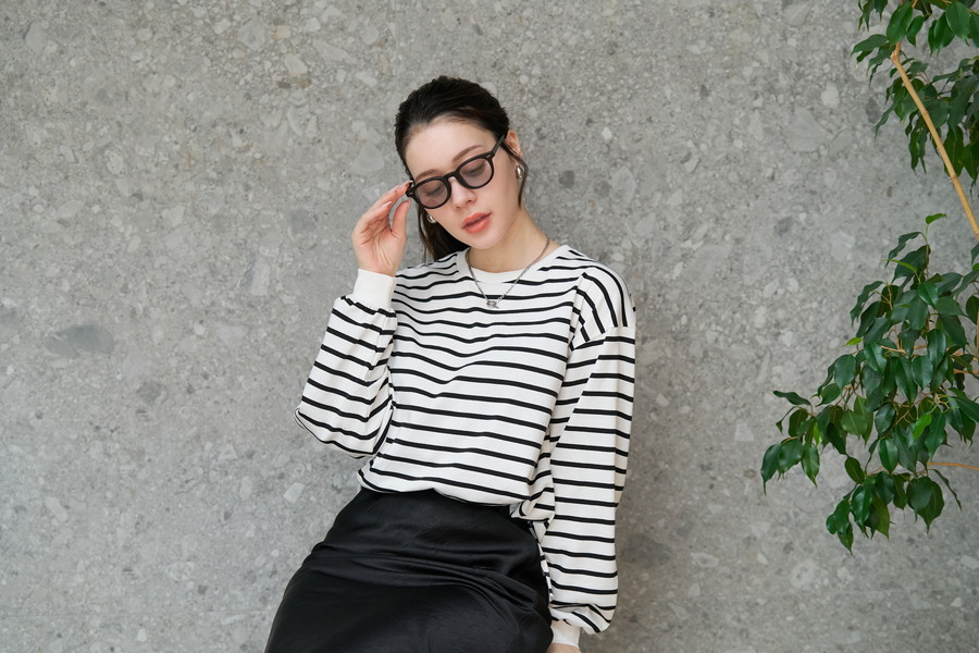 スペシャルプライス]豊富なカラーが目を惹く万能なSUNCUTGlasses/UV100