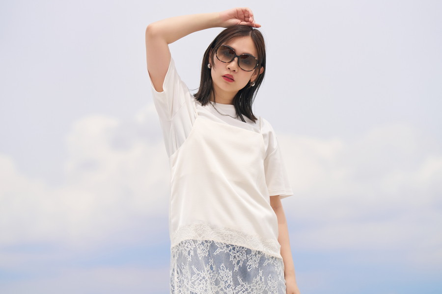 上品な存在感を演出する大きめサイズのウェリントン型/SUNCUTGlasses