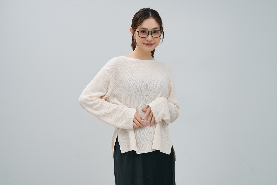 華奢なシルエットを活かしたチタンフレーム