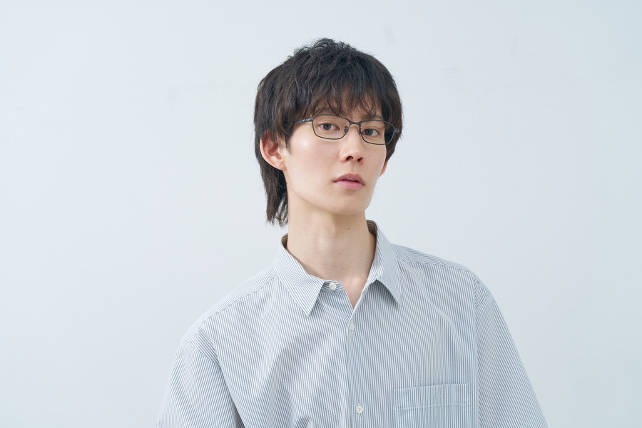 ビジネスシーンに最適なスクエア型（ZO262004-17F1）｜メガネのZoff