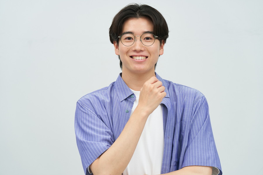 上品でフェミニンな印象のボストン型[鼻高みえメガネ][中顔面短縮みえ
