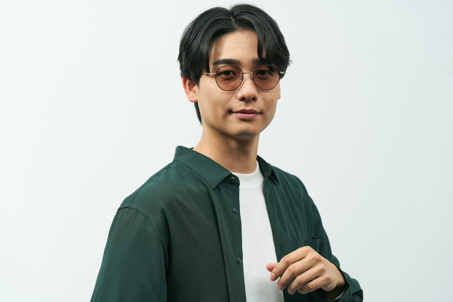 MOT EDC FENG LING Zirc 夜光貝 特別限定仕様 2off トレンドカラーのボストン型サングラス(調光レンズ搭載)(WEB限定商品