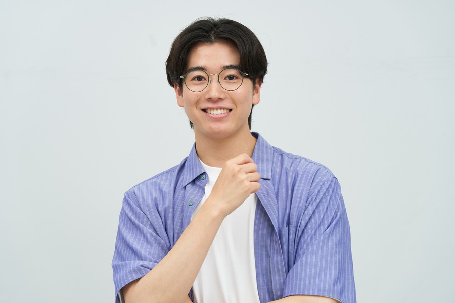 上品でフェミニンな印象のボストン型[鼻高みえメガネ][中顔面短縮みえ
