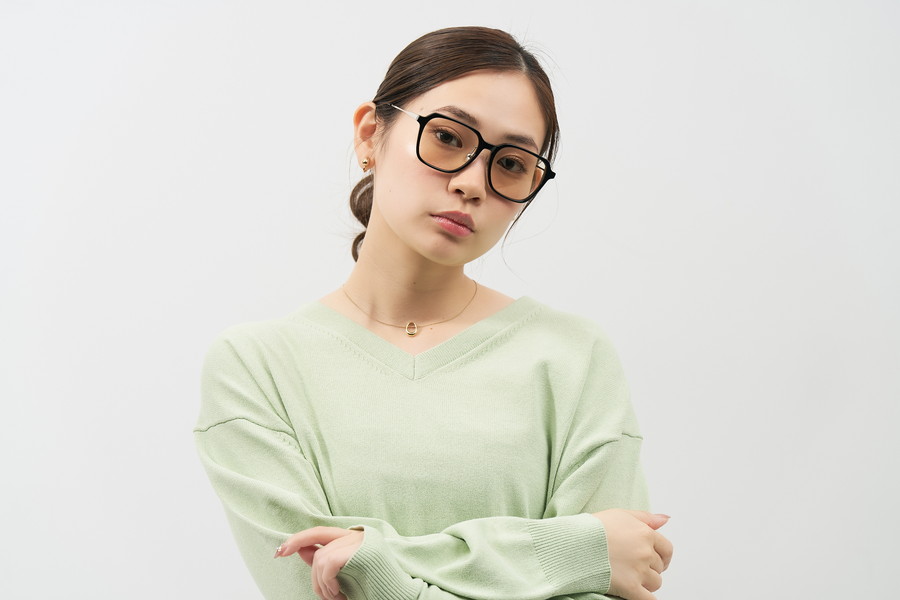 期間限定価格]トレンドカラーのウェリントン型サングラス