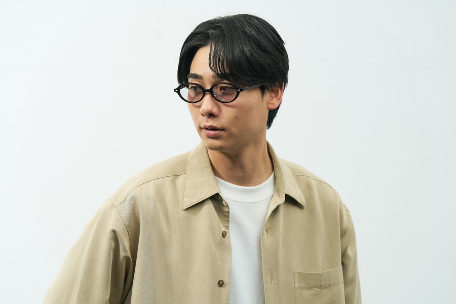 トレンドカラーが目を惹くオーバル型/SUNCUTGlasses/UV100%CUT
