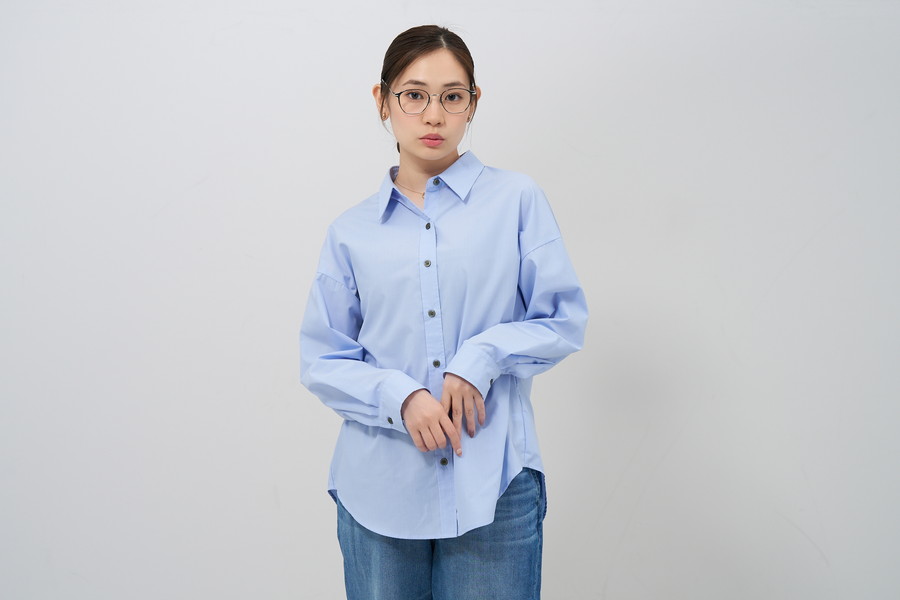 すっきりとした顔馴染みの良いウェリントン型[中顔面短縮みえメガネ
