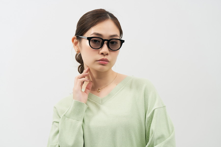 豊富なカラーが目を惹く万能なウェリントン型(WEB限定)SUNCUTGlasses